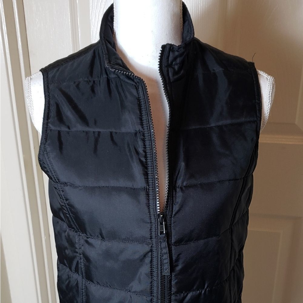 Puffy black vest